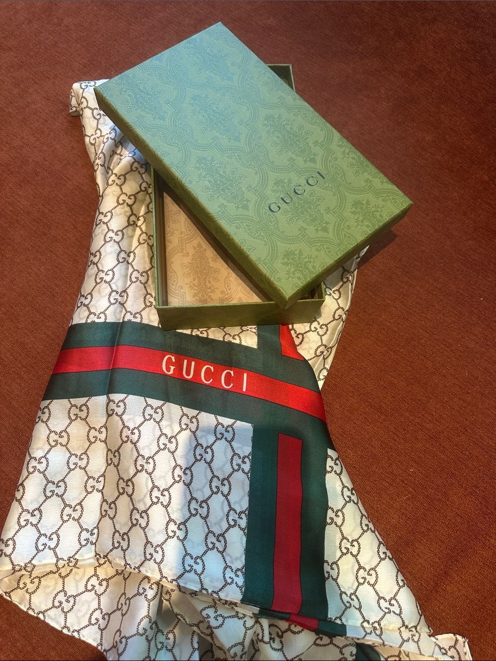 NWT Gucci Cream Silk Shaw/Scarf with Red and Green Web Stripe - Picture 2 of 10